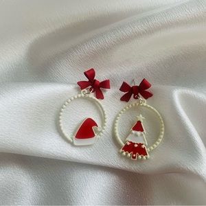 Brand new handmade Christmas earring